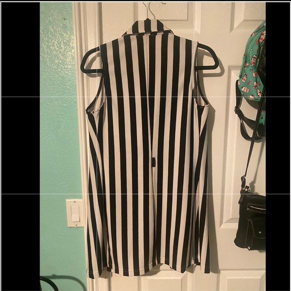 Black & White Stripped Long Vest - Picture 2 of 2
